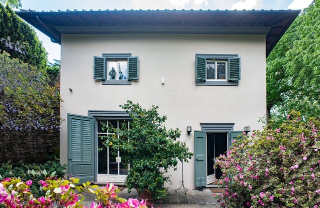 Gemütliche neu renovierte 4-Zi-Villa mit Garten in Florenz, tolle zentrale Lage