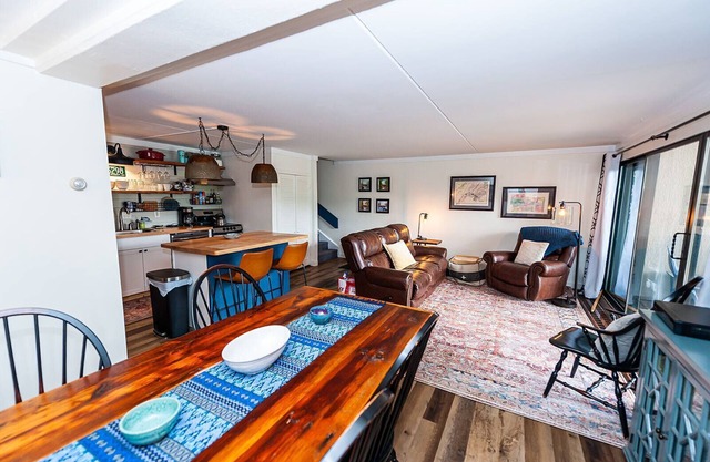 Cozy Notch View Retreat