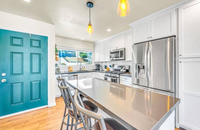 Cozy Oaks - A Coastal Getaway With Idyllic Scenery!
