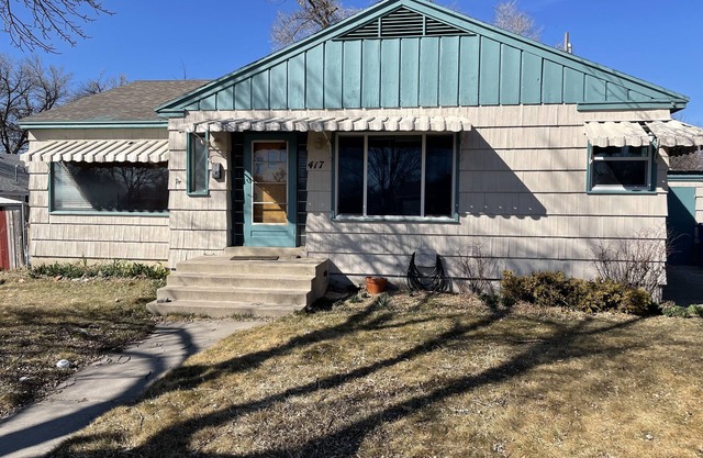 Cozy Older Home Close to Campus, Downtown and Outdoor fun. Kid and Pet Friendly!