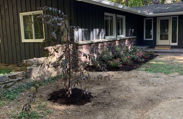 Cozy One Story Home Surrounded by Mountain Views, Trees near Middlebury College