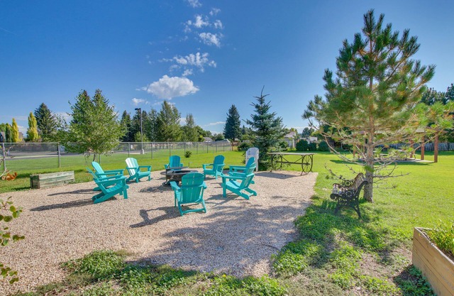 Cozy Paris Studio ~ 4 Mi to Bear Lake!