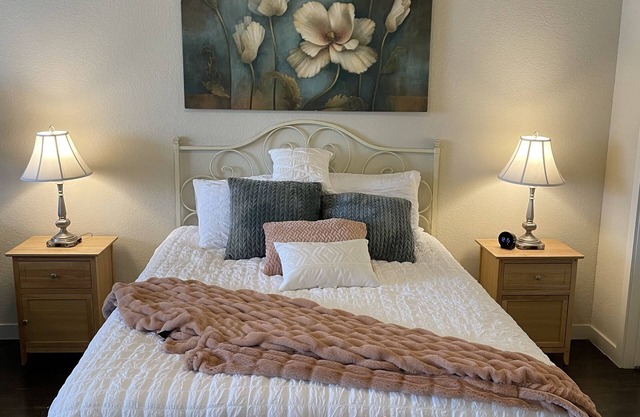 Cozy Park Avenue Studio
