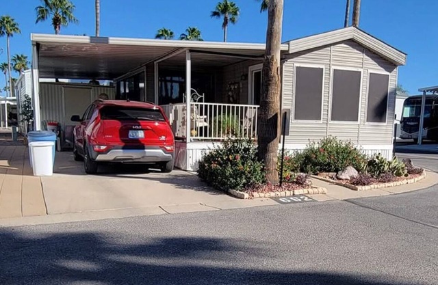 Cozy Park Model in charming Tucson with a beautiful view.