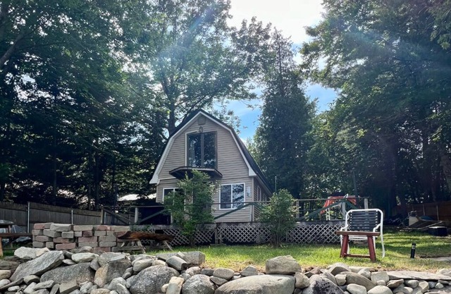 Cozy & Peaceful 2-bedroom cabin in superb Canaan with AC, WiFi