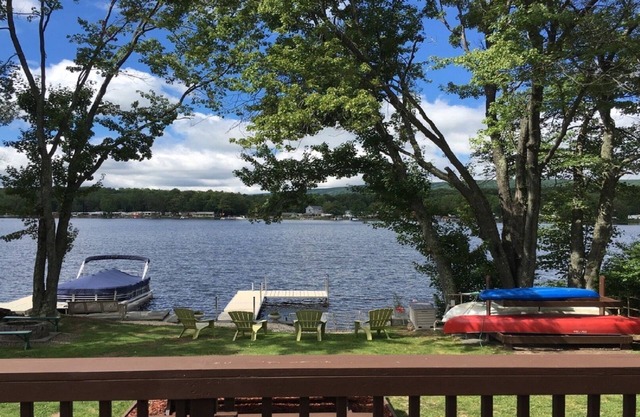 Gemütliches friedliches 75 'Haus am See am Lake Henry! SONDERPREISE JUNI!