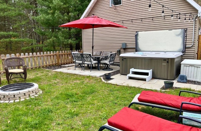 Cozy Pentwater Retreat with Hot Tub