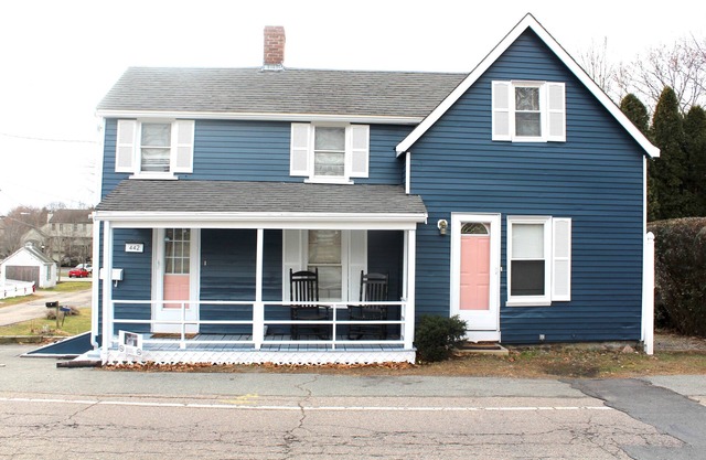 Cozy Pet Friendly House Next To Train