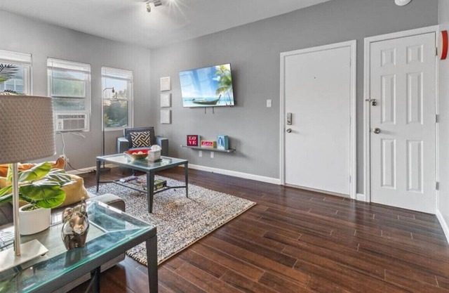 Cozy Pet-Friendly Close to Convention & Hospitals