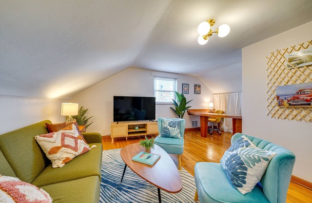 Cozy Pittsburgh Vacation Rental ~ 2 Mi to Downtown