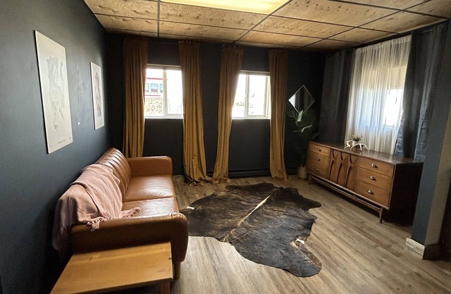 Cozy/private 1 bedroom upstairs apartment downtown Winifred MT!