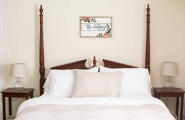 Cozy Private Apartment Near Downtown Lynchburg