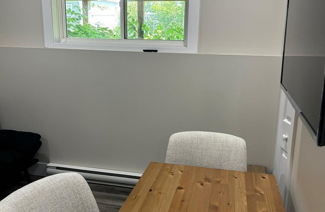 Cozy Private Entrance Apartment