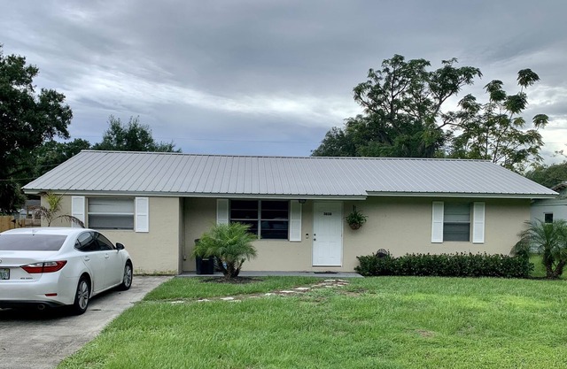 Cozy private home 5 minutes from Okeechobee Lake