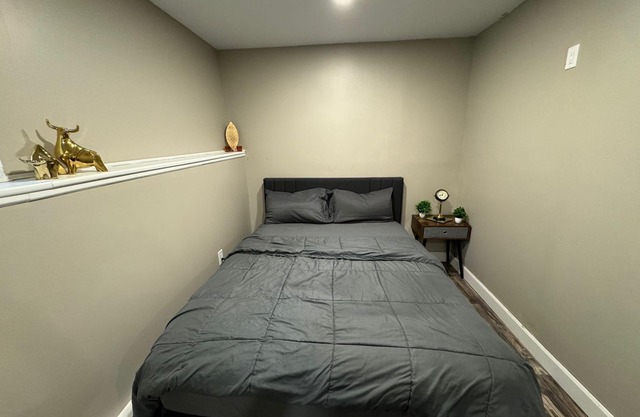 Cozy Private Room in Sackville, Close to Airport