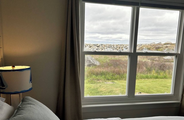 Cozy Private Room at Meg Inn Peggys Cove