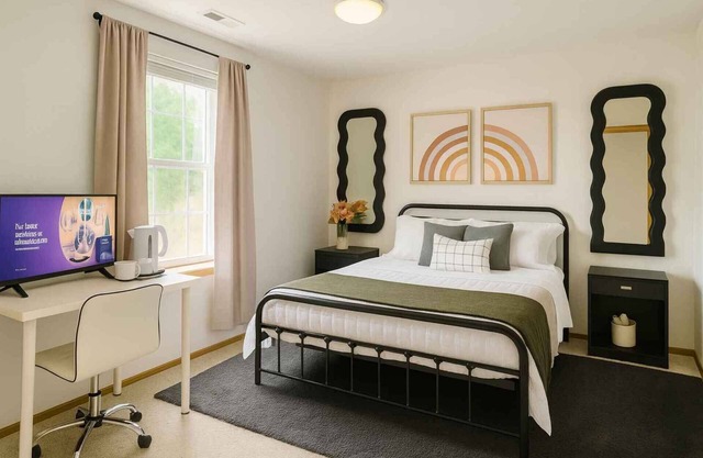 Cozy Private Room in Owner-Occupied Home with Modern Comforts