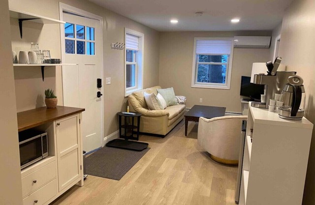 Cozy Private Suite | Near BTV Airport & UVM