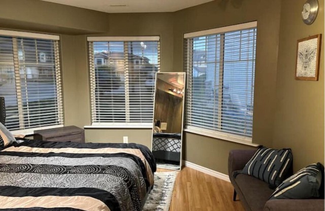 Cozy & Private Self-Contained Suite in Armstrong