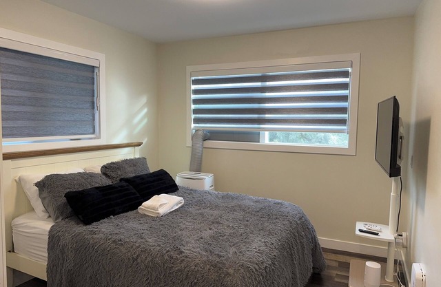 Cozy Private Suite,Near UofA+LRT,Free Parking,Pet-Great Location for all needs.