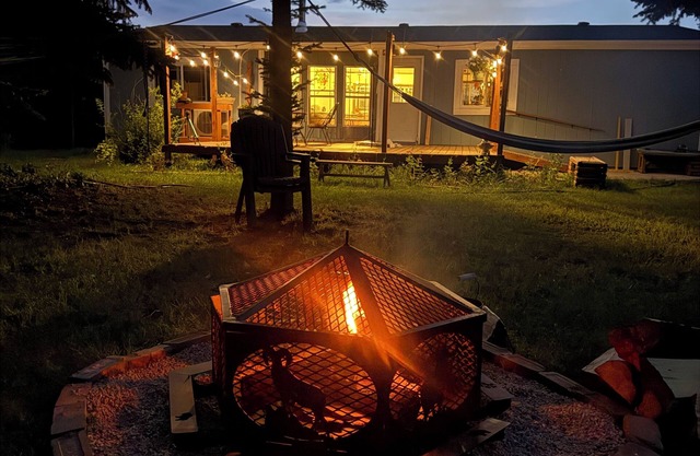 Cozy, quiet, 3brm2bath2acres. Dog frndly with fee