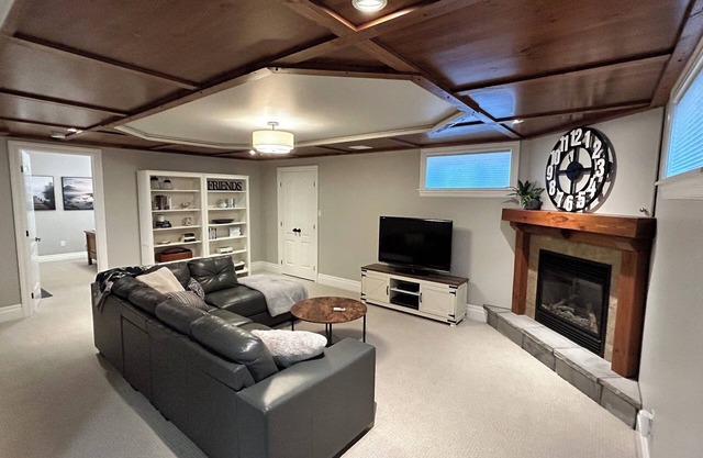 Cozy, quiet fully furnished corporate apartment with fireplace in Midhurst