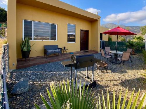 Cozy, Quiet & Pet friendly Gated Patio Studio