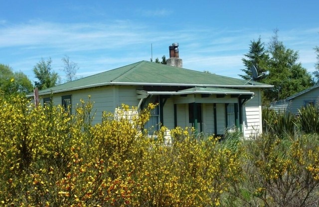 Gemütliches Bahnhäuschen