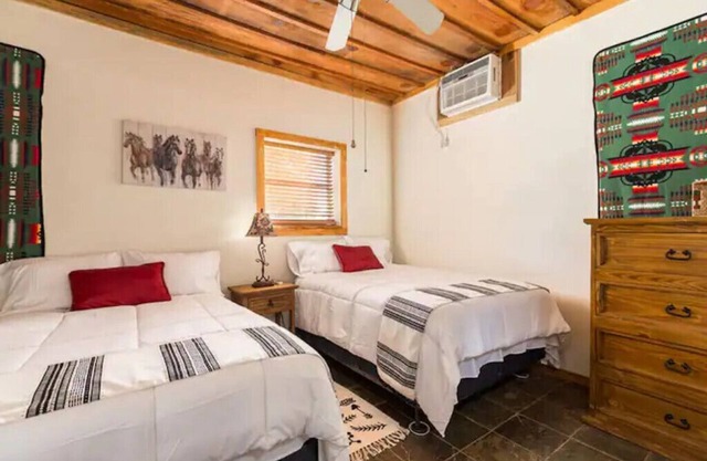 Cozy ranch guest house on 300 acre Ranch, pets ok Big Thicket National Preserve