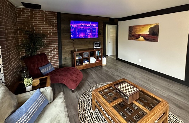 Cozy Ranch in Metro Detroit