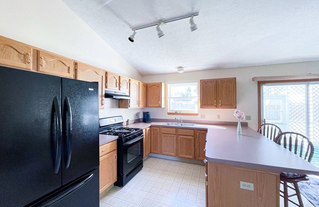 Cozy Ranch with covered patio in a nice neighborhood