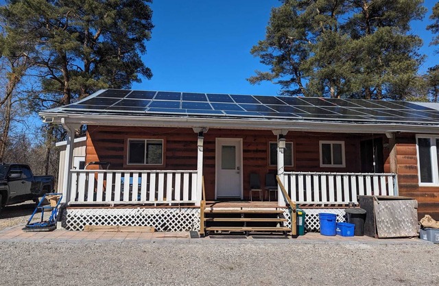 Cozy retreat nestled in an Apple Orchard. Rural living close to the city!