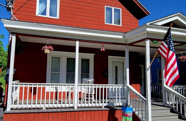 Cozy Red 1890 Home. Close to Watertown & Fort Drum.