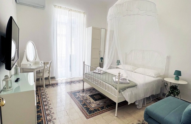 Cozy renovated apartment equipped with all amenities and accessories