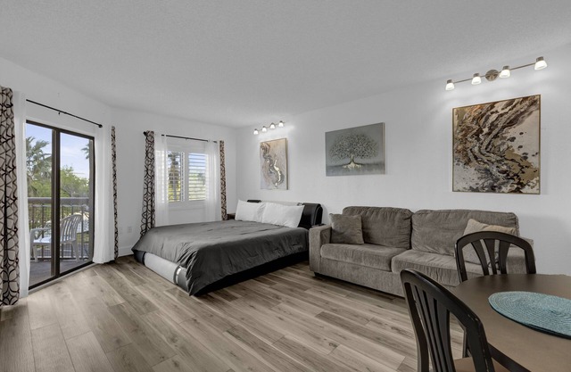 Cozy Resort Condo near Universal & Disney