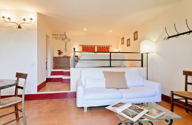 Cozy retreat for 2 with pool & A/C in Val d'Orcia | Moraiolo