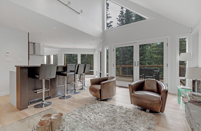 Cozy Retreat just outside of Whistler Village