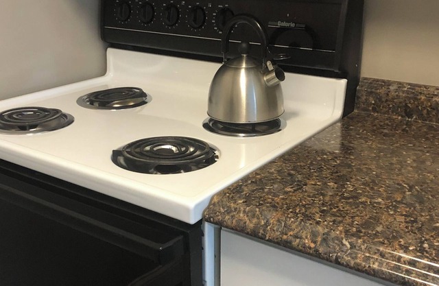 Cozy retreat quiet close to downtown 2 bedroom can sleep up to four people