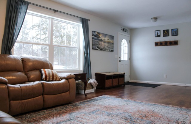 Cozy retreat w/ patio & fire pit. Close to Cayuga Lake and Cornell.