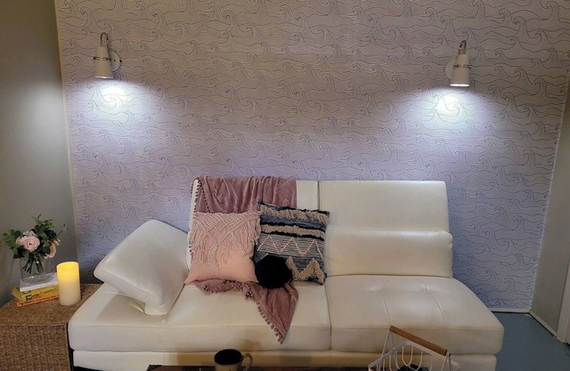 Cozy retreat, Walking distance to WestPoint Lake!