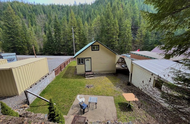 Cozy retreat with canyon views, sound of the river, and the smell of the pines.