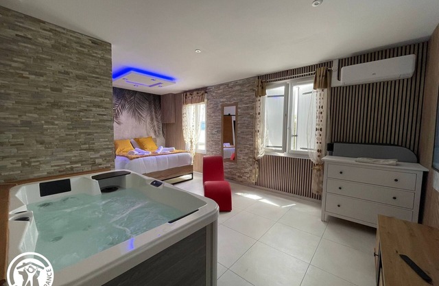 Perfekte Zuflucht in renoviertem Haus mit Spa, Garten und Nähe zur Küste
