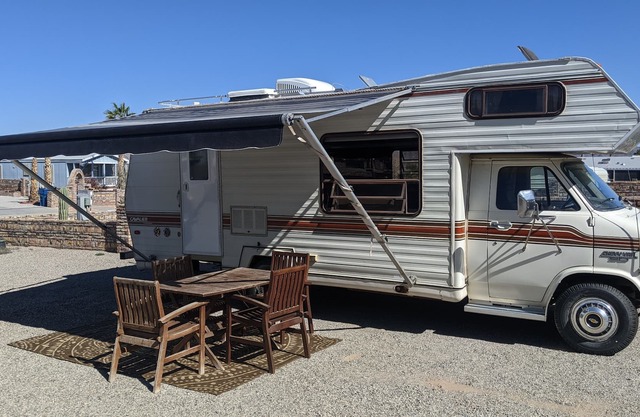 Cozy Retro Camper