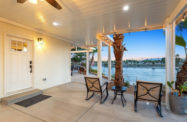 Cozy Riverfront Casita with Private Dock and Beach