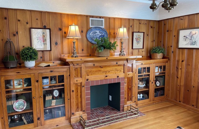 Cozy Rogue Bungalow in beautiful Rogue River Valley!