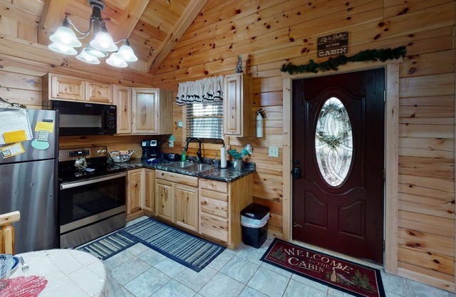 Cozy & Romantic cabin in Hocking Hills