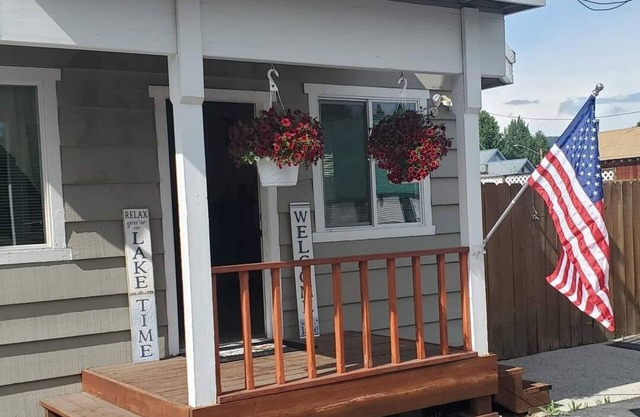 Cozy Romatic Family Mountain Retreat Close to ALL!!