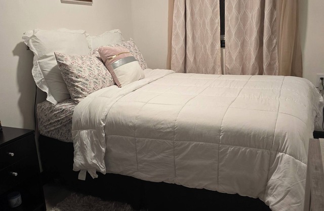 Cozy room in peaceful North Bergen near NYC 15minutes via Ferrys.