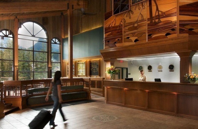 Cozy Room in the Mountains | On-Site Ski Lockers!