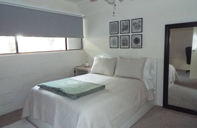 Cozy Room Near U of A Campus